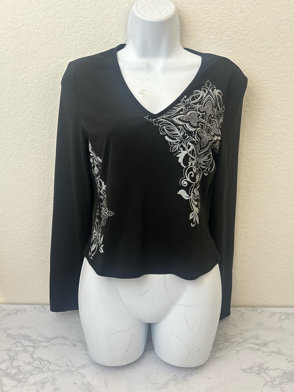 Y2K Romwe Long Sleeve Top Womens L Black Silver Embellished Pullover Paisley